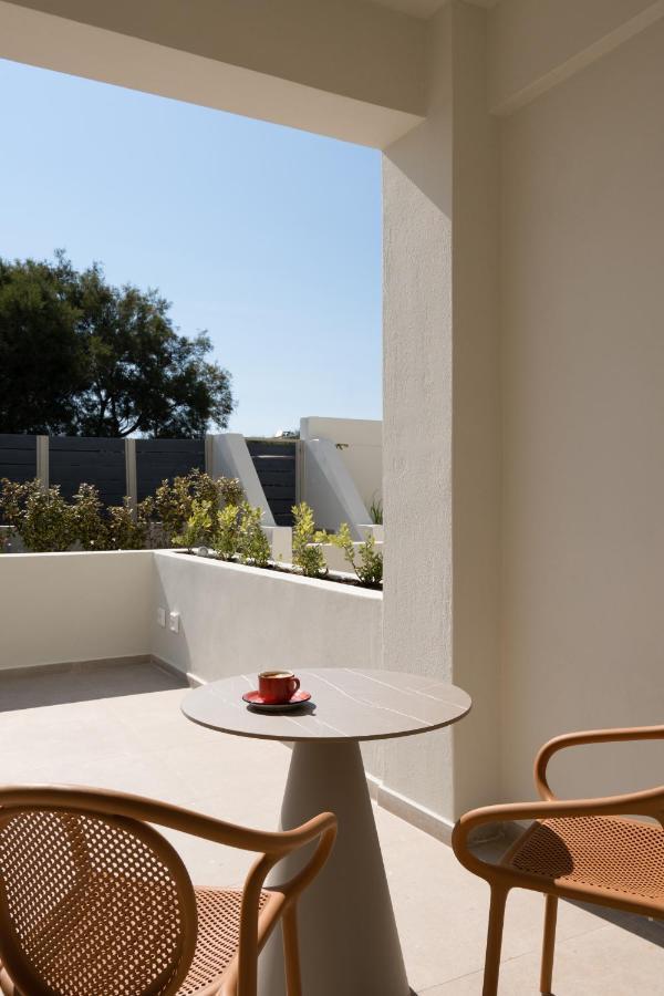 Acanthus Oia-Private Hot Tub Suites 외부 사진