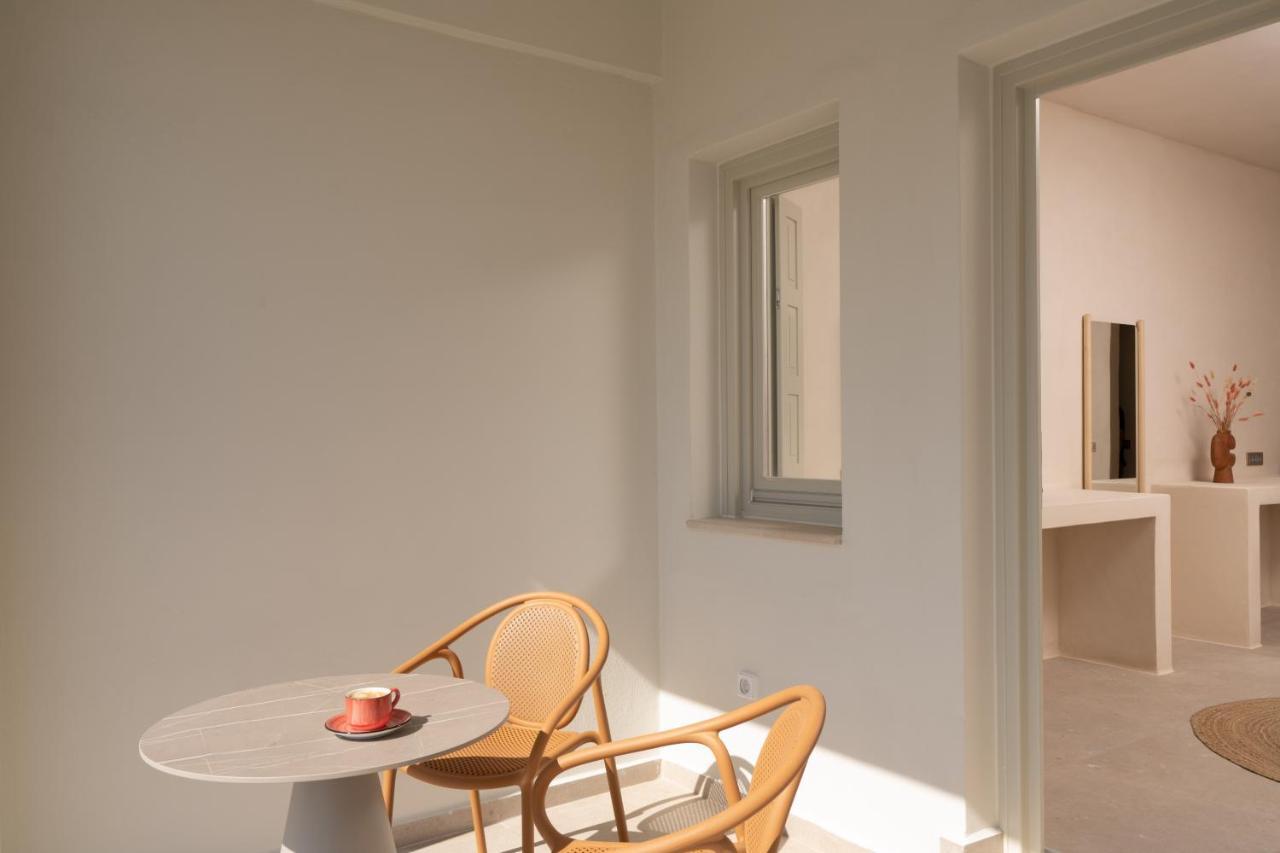 Acanthus Oia-Private Hot Tub Suites 외부 사진